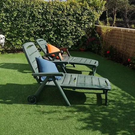 Sunny Ofir بيت ضيافة