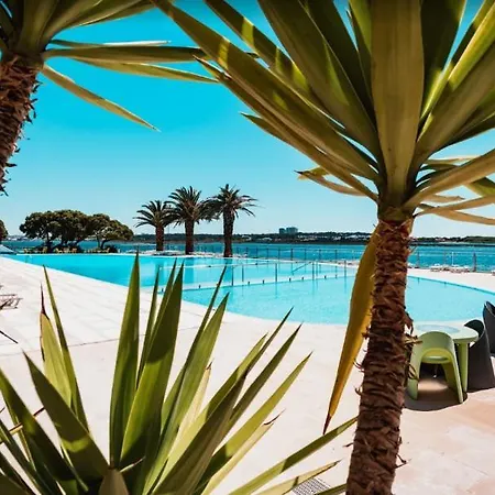 Gasthuis Sunny Ofir Fão